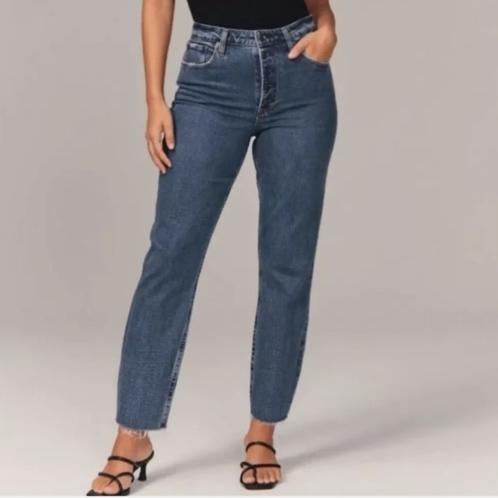 Abercrombie & Fitch High Rise The Mom Button Fly